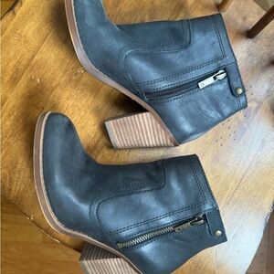 Lucky Brand Black Leather Ankle Booties